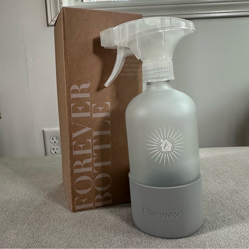 Norwex Forever Spray Bottle. Gray. 16 oz. New.